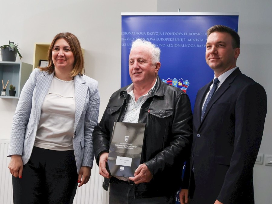 Bespovratna sredstva za izgradnju malonogometnog igrališta